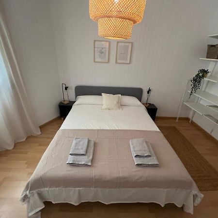 Cozy Apartment Well-Located In Terrassa, Barcelona Eksteriør billede