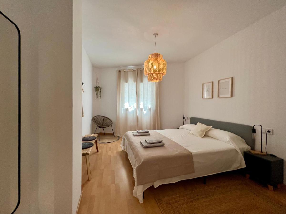 Cozy Apartment Well-Located In Terrassa, Barcelona Eksteriør billede