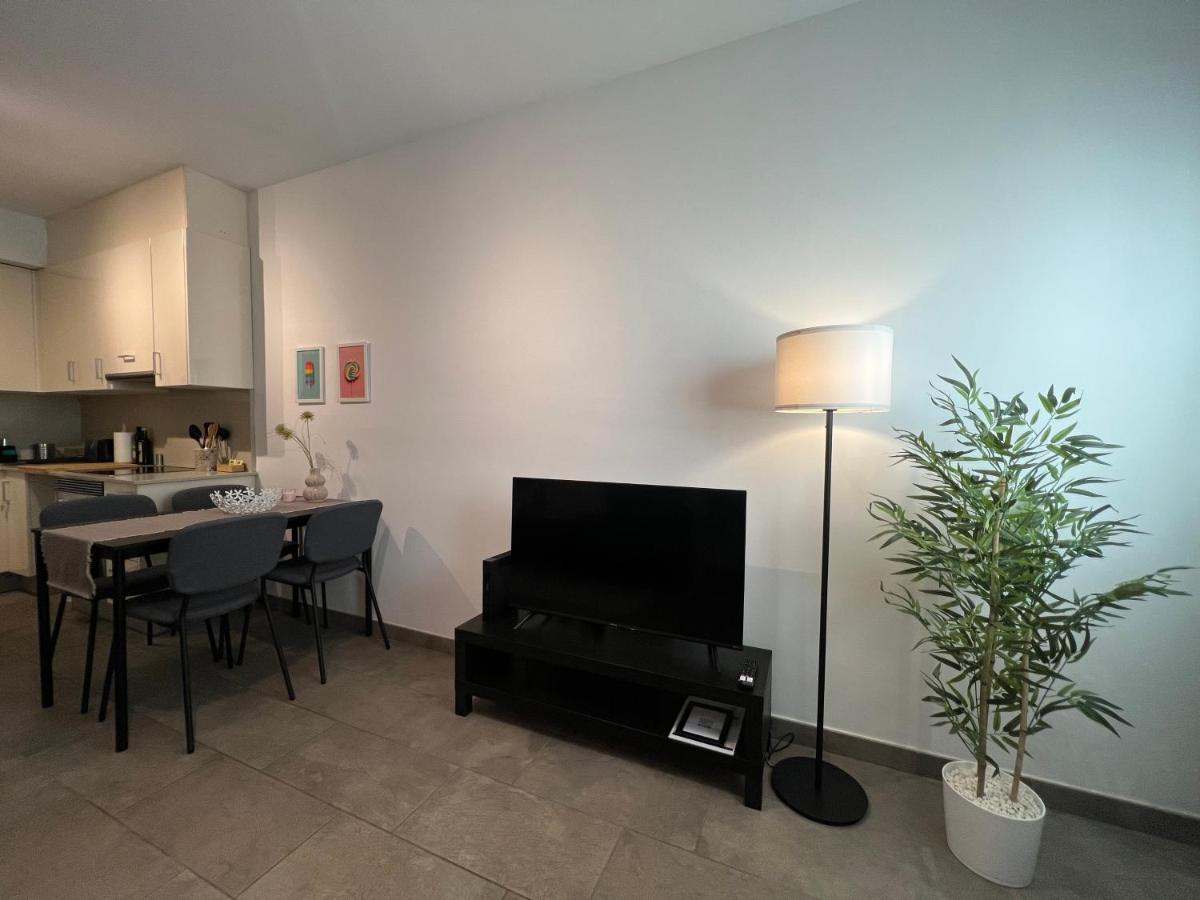 Cozy Apartment Well-Located In Terrassa, Barcelona Eksteriør billede