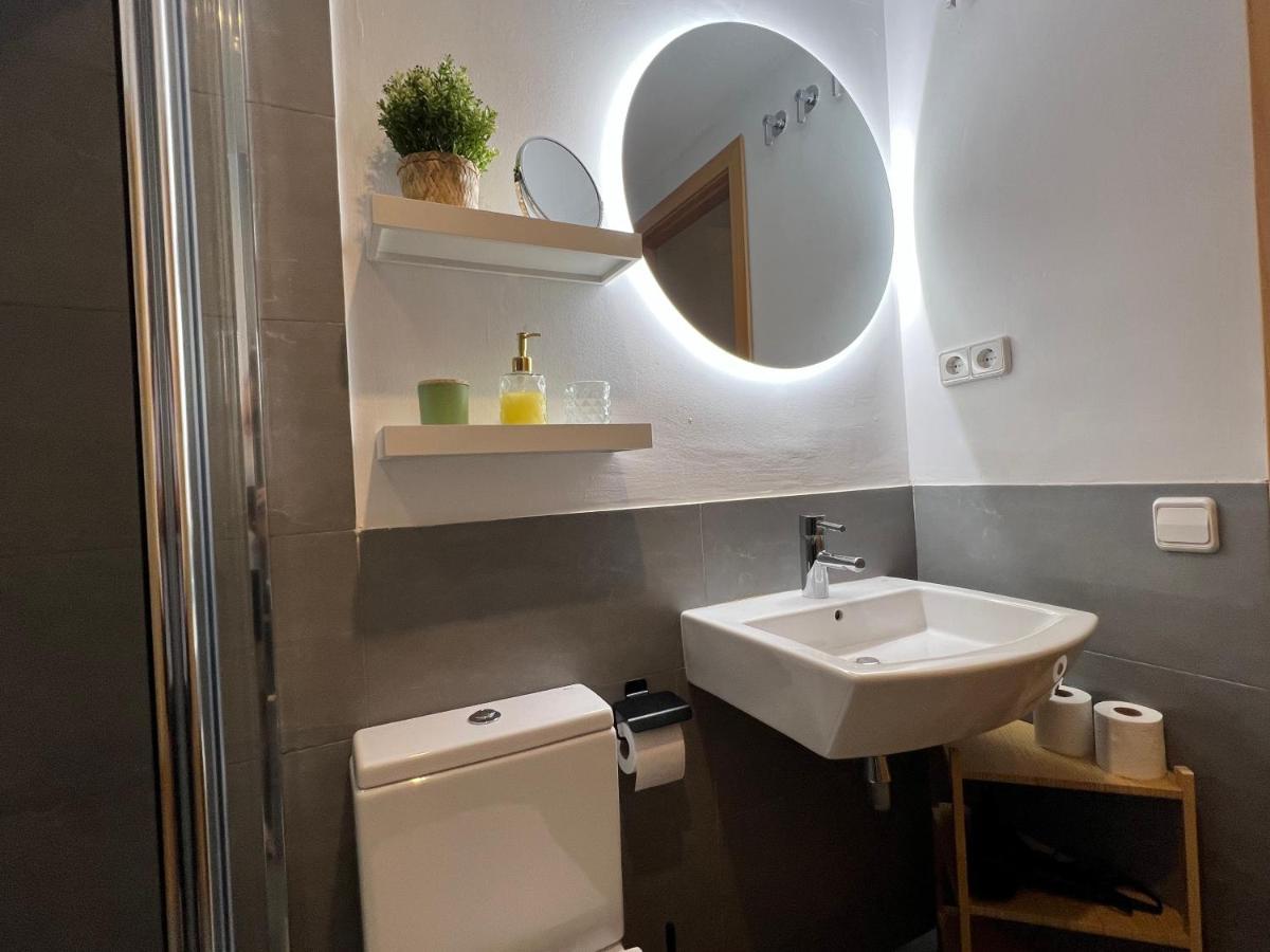 Cozy Apartment Well-Located In Terrassa, Barcelona Eksteriør billede